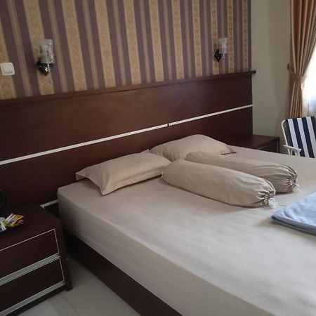 Riki Guesthouse Syari'Ah Джепара Екстериор снимка