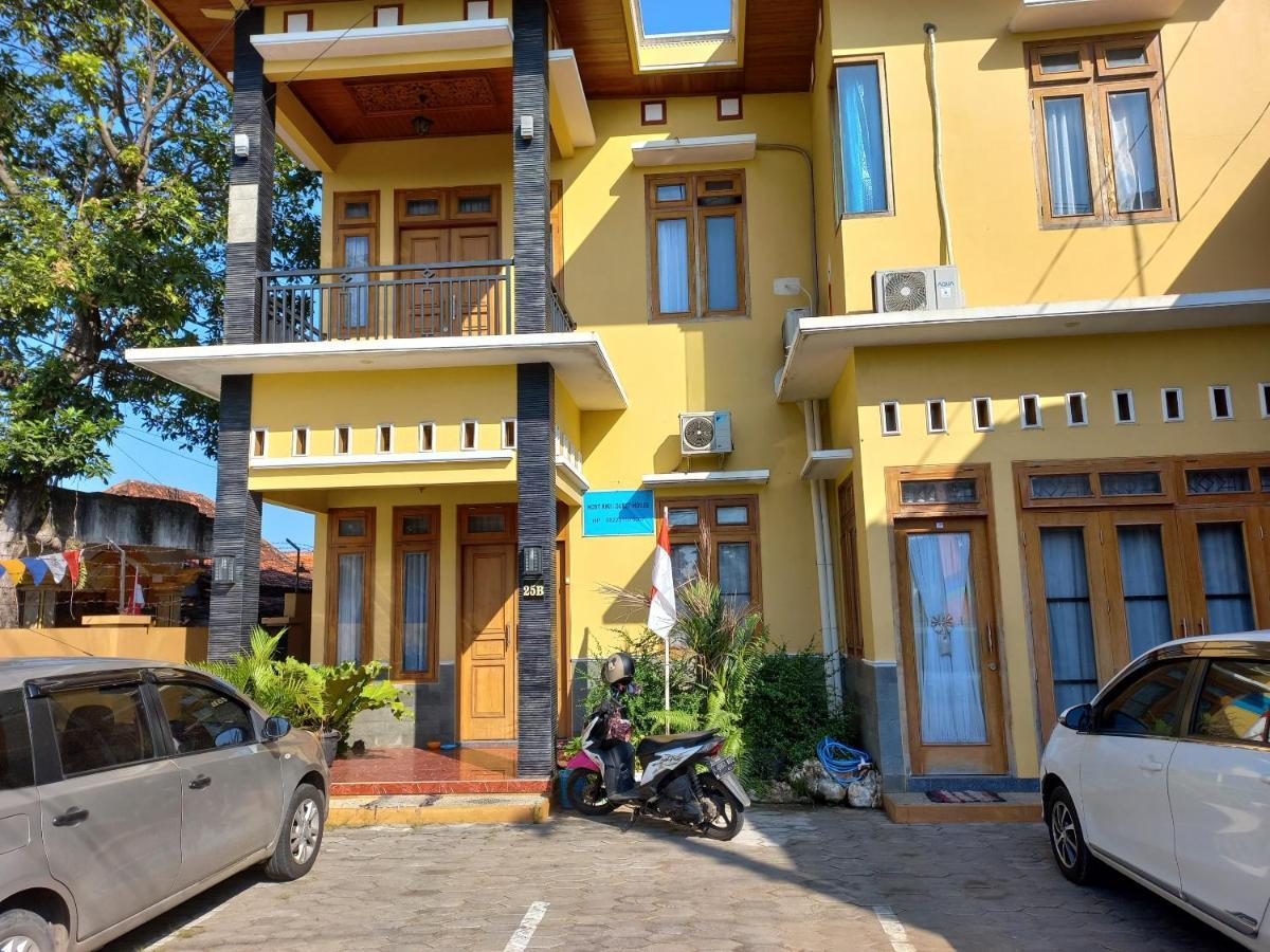 Riki Guesthouse Syari'Ah Джепара Екстериор снимка